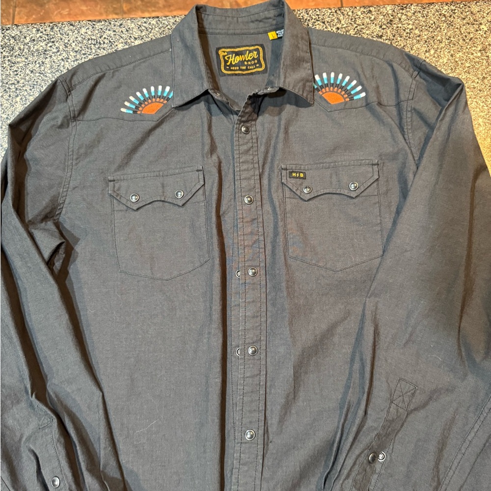 Howler Bros gaucho snap shirt size L